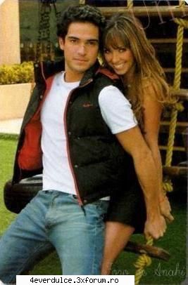 Anahi-Mia - coca - Anahi