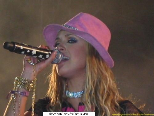 Annie conciertos - adina_gatitta - Anahi
