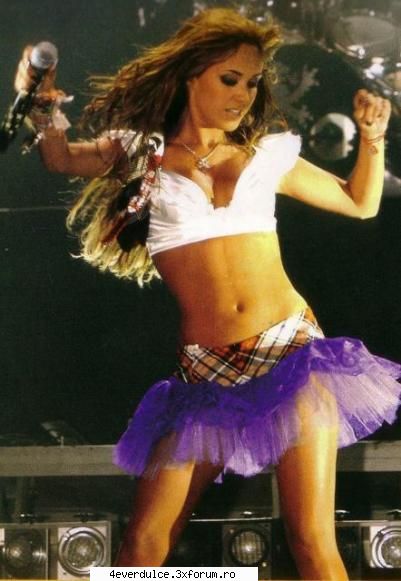 Annie conciertos - coca - Anahi