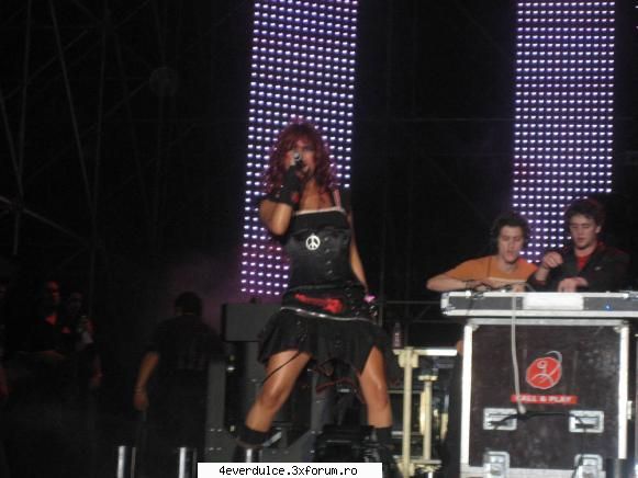 :hi: dulce maria