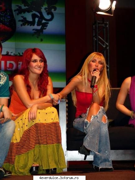 ponem poze cu dul y annie - adina_gatitta - Dulce y Anahi